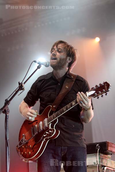 THE BLACK KEYS - 2010-07-02 - BELFORT - Presqu'ile du Malsaucy - 